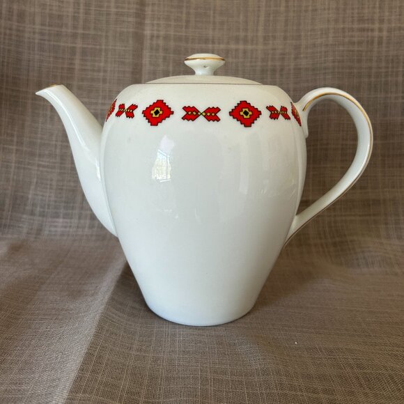 Tea Pot - Picture 1 of 5